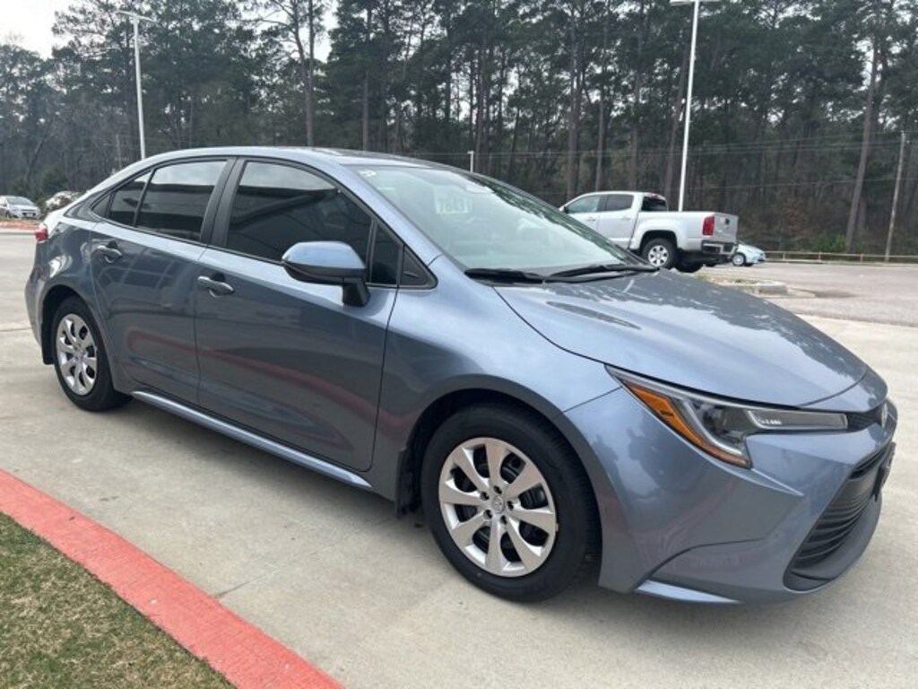 Used 2025 Toyota Corolla LE Sedan