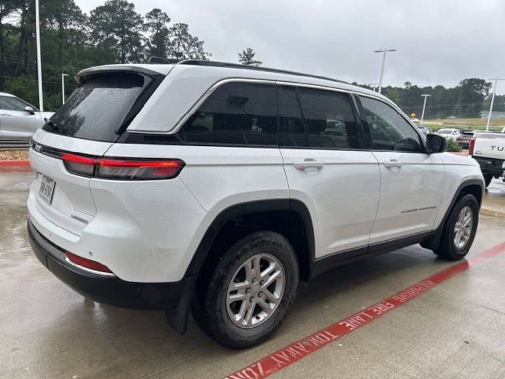 Used 2024 Jeep Grand Cherokee Laredo SUV