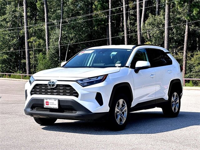 2024 Toyota RAV4 XLE photo 4