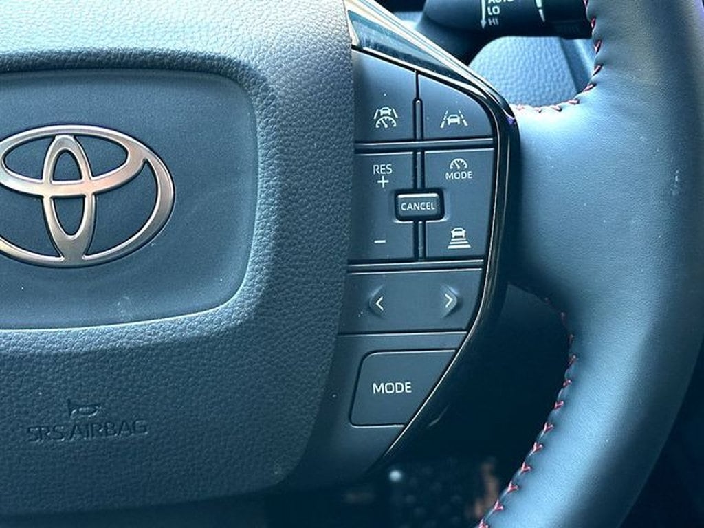 2025 Toyota Prius SE - Photo 23