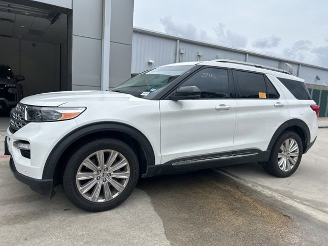 2022 Ford Explorer Limited HEV's photo