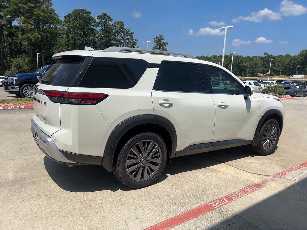 Used 2024 Nissan Pathfinder SL SUV