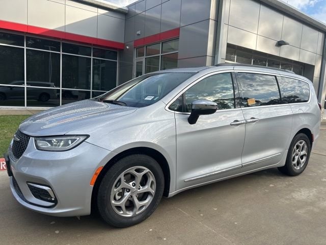 2023 Chrysler Pacifica Limited FWD