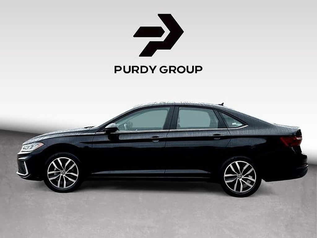 Used 2025 Volkswagen Jetta 1.5T SE Sedan