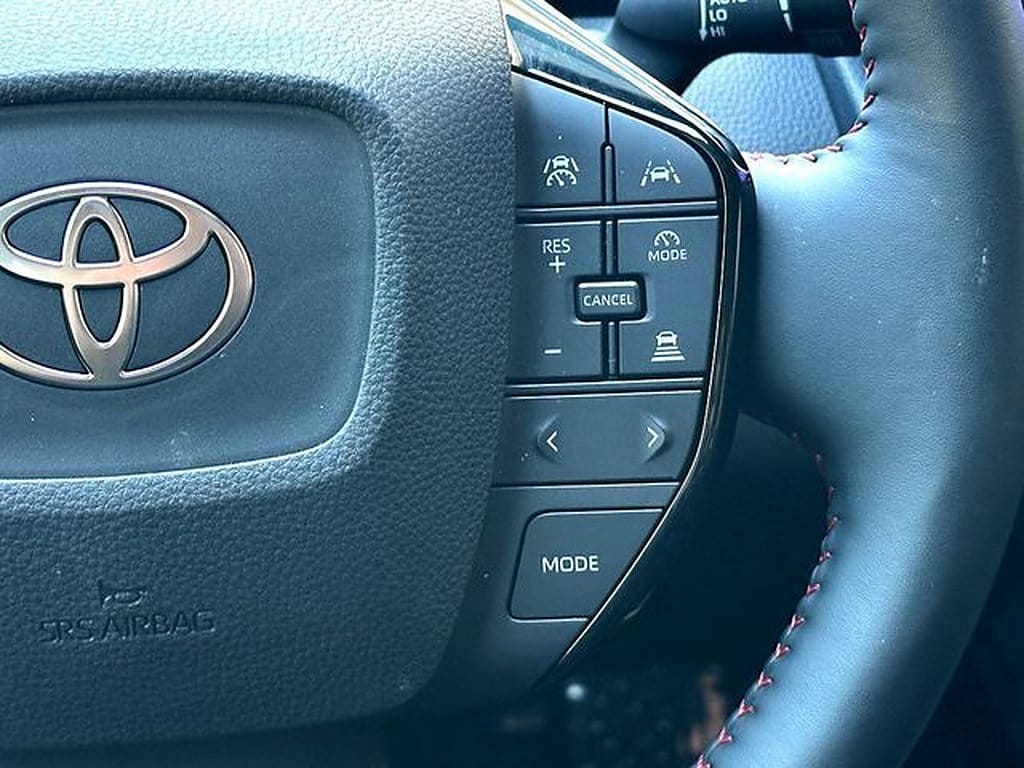2025 Toyota Prius SE - Photo 23