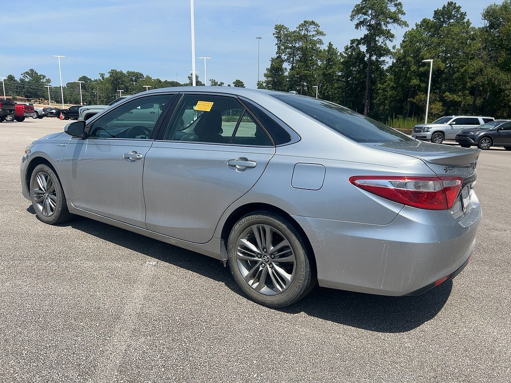 Used 2015 Toyota Camry Hybrid SE Sedan