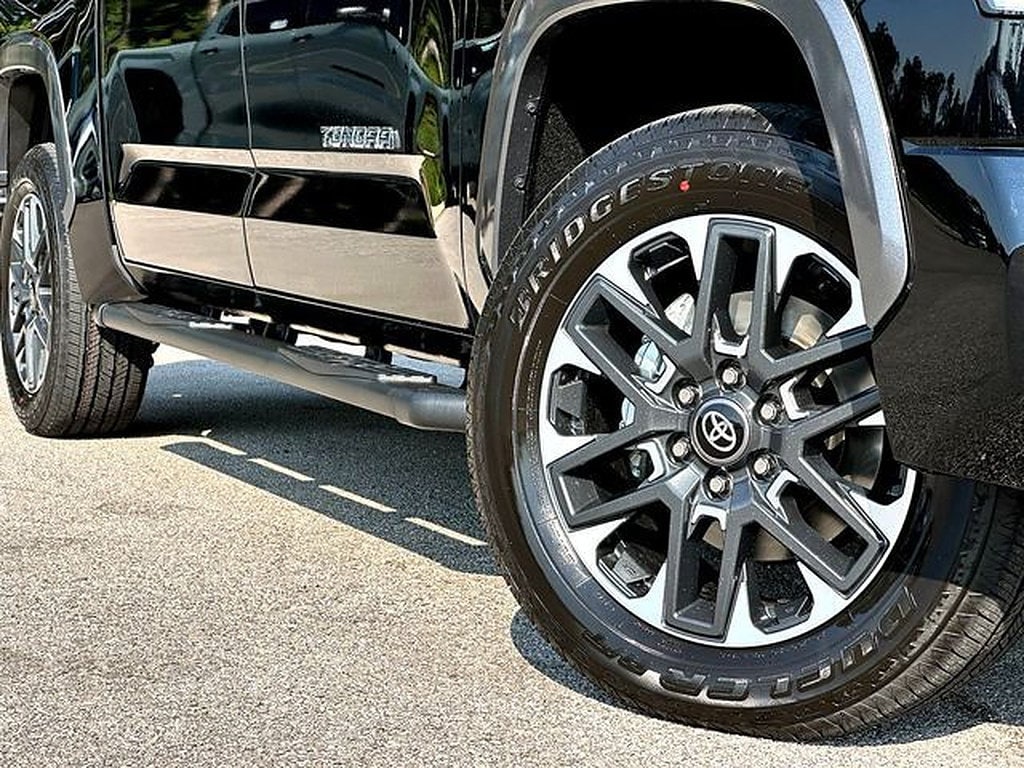 New 2026 Toyota Tundra Limited LIMITED CREWMAX 5.5