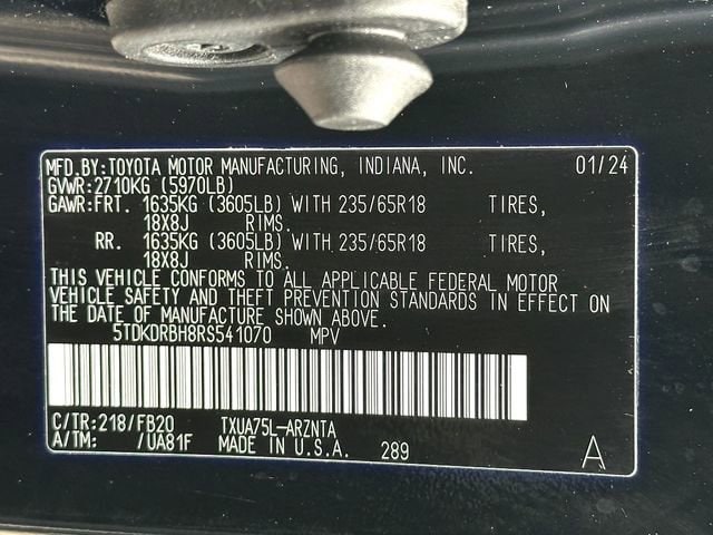 2024 Toyota Highlander LE - Photo 33