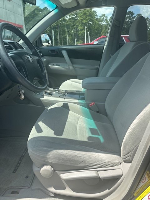Used 2010 Toyota Highlander Base with VIN 5TDZA3EHXAS001272 for sale in Huntsville, TX