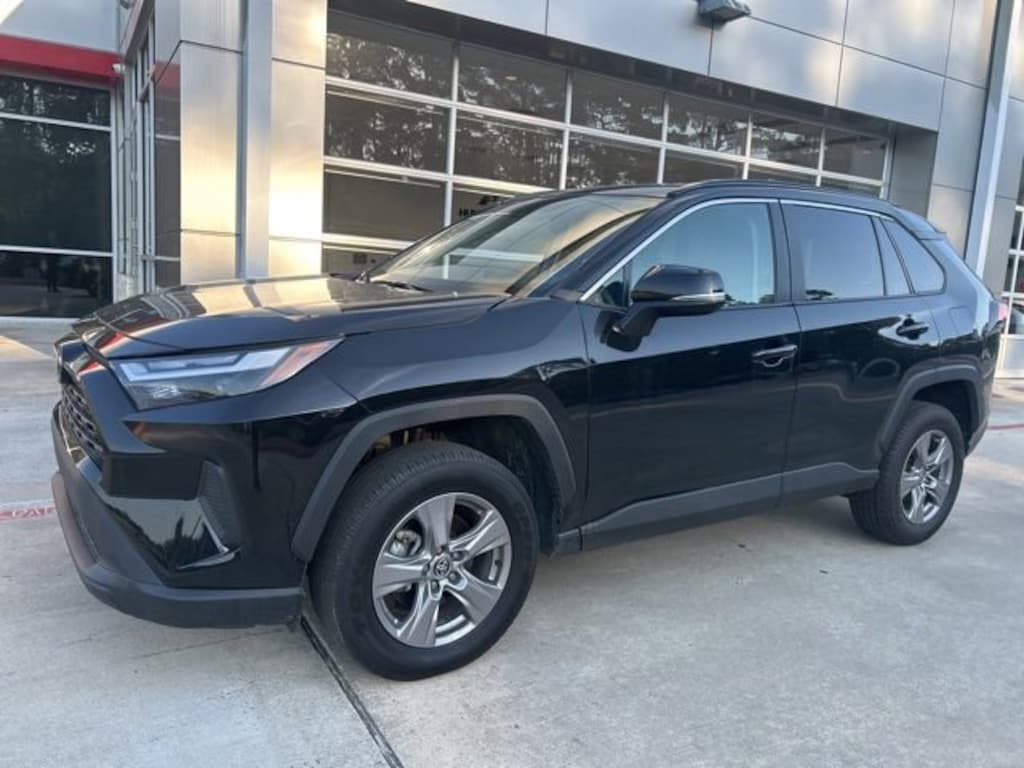 Used 2025 Toyota RAV4 XLE SUV