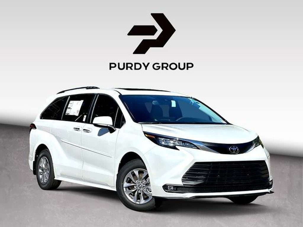 White (Wind Chill Pearl) 2026 Toyota Sienna Minivan Front-Wheel Drive Continuously Variable Transmission
