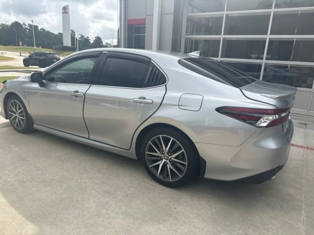 Used 2023 Toyota Camry Hybrid XLE Sedan