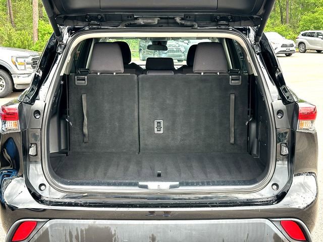 2024 Toyota Highlander LE - Photo 32