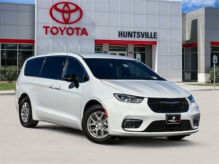 2025 Chrysler Pacifica Select Van Passenger Van