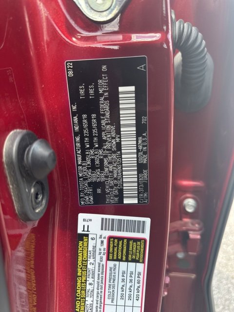2022 Toyota Highlander XLE photo 3