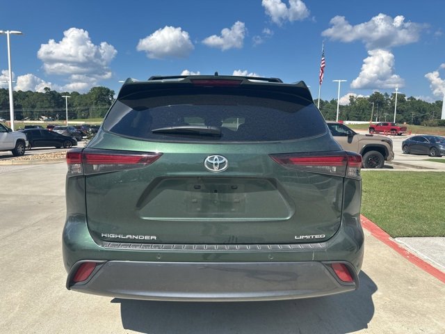 2024 Toyota Highlander Limited photo 2