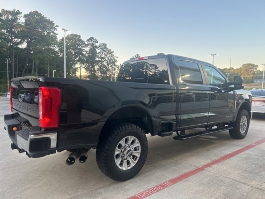 Used 2023 Ford F-250  Truck Crew Cab