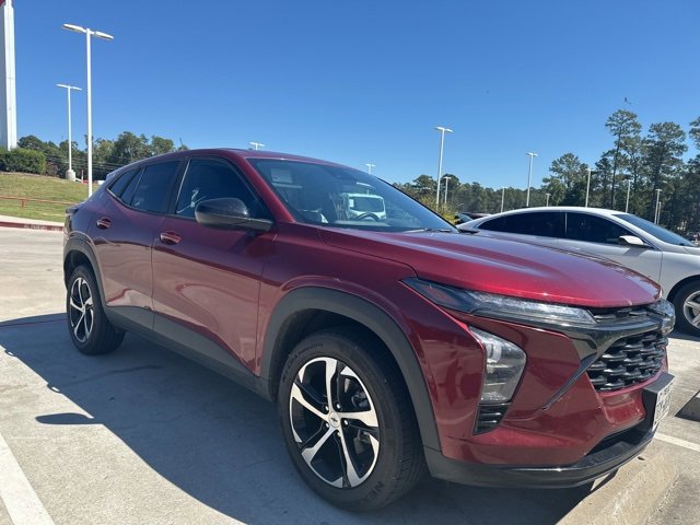2024 Chevrolet Trax photo 2