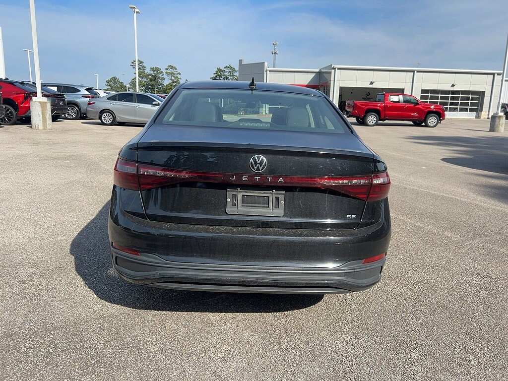 Used 2025 Volkswagen Jetta 1.5T SE Sedan