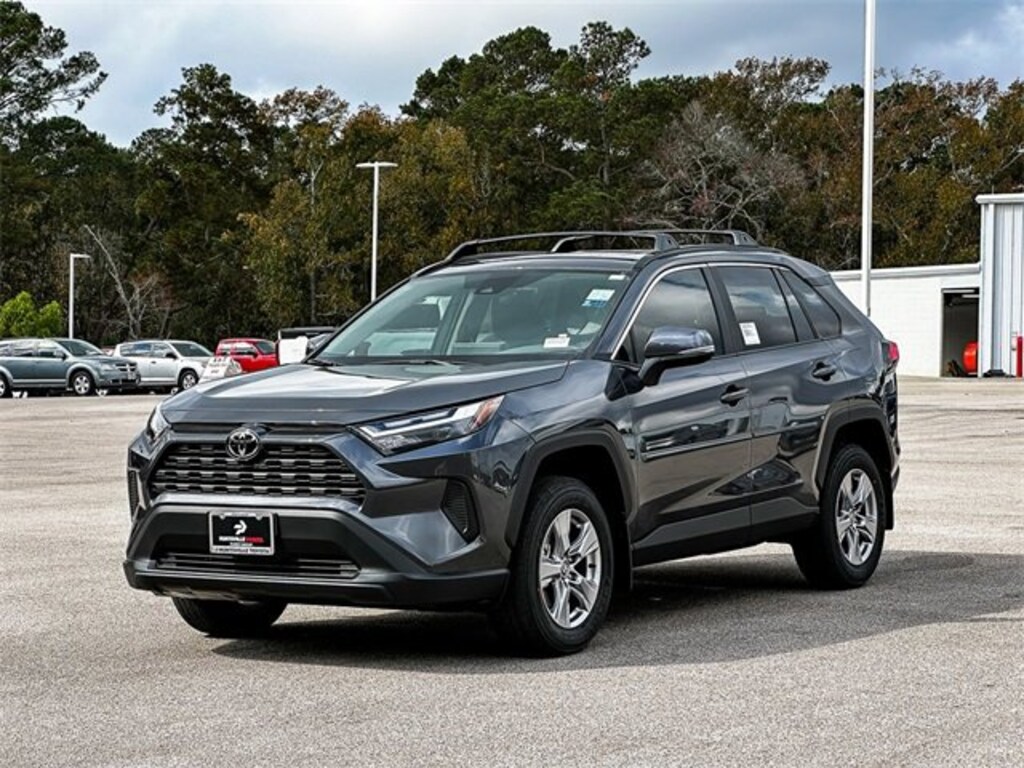 New 2025 Toyota RAV4 XLE XLE FWD SUV