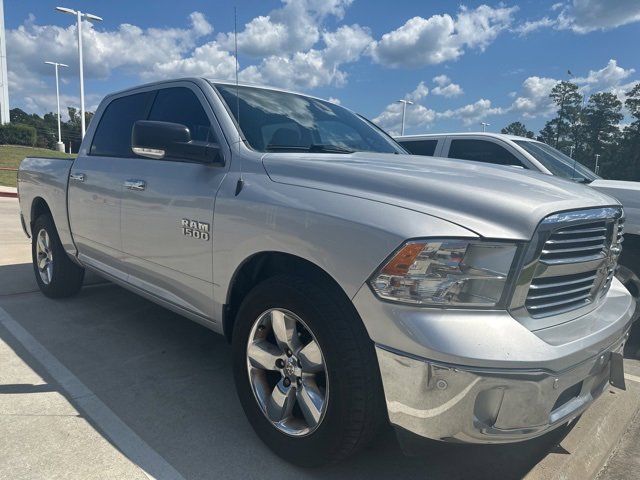 2016 Ram 1500 SLT photo 2