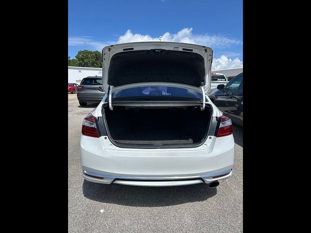 Used 2017 Honda Accord LX Sedan