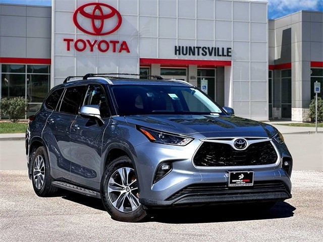 2022 Toyota Highlander XLE's photo