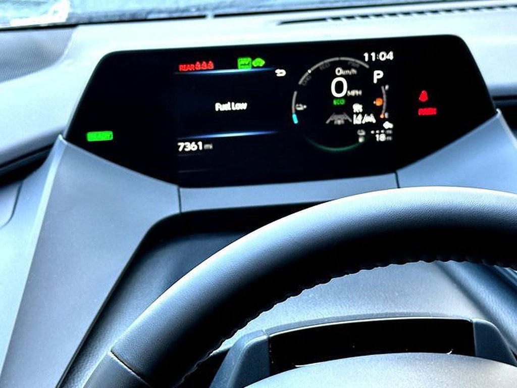 2025 Toyota Prius SE - Photo 24