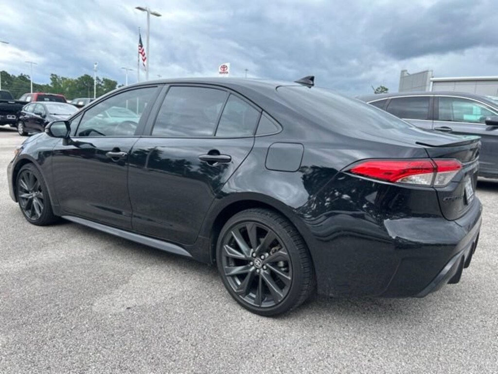 Used 2025 Toyota Corolla SE Sedan