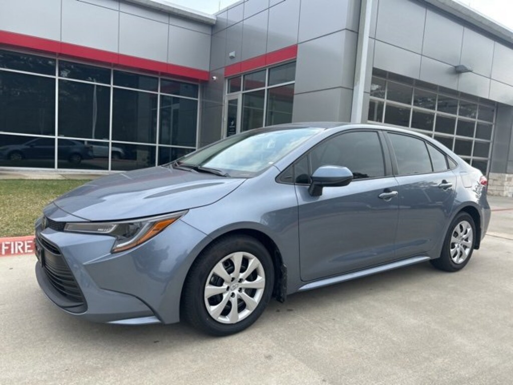 Used 2025 Toyota Corolla LE Sedan