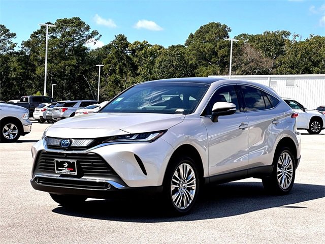 2024 Toyota Venza Limited photo 3