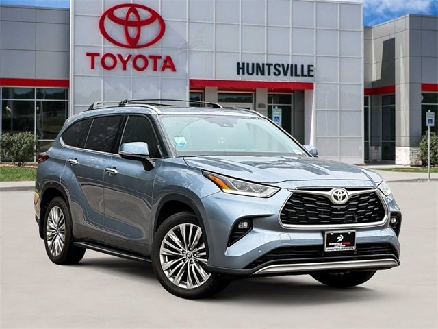 2024 Toyota Highlander Platinum's photo