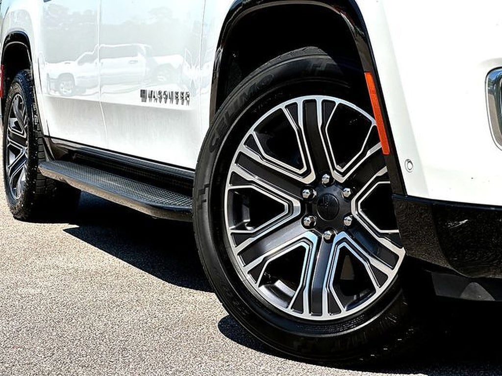 Used 2024 Jeep Wagoneer L Series II SUV