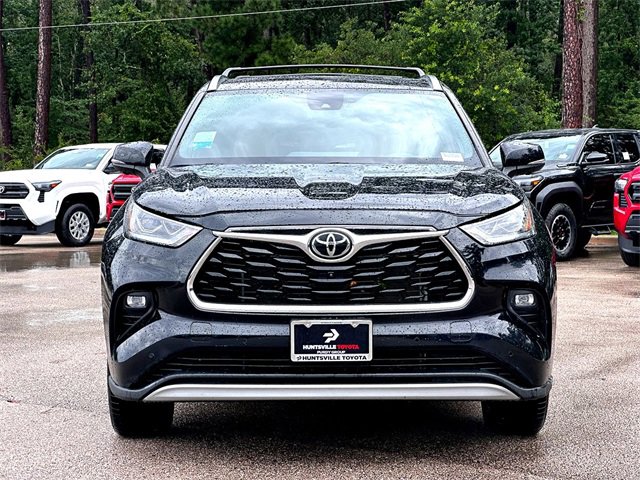 2024 Toyota Highlander Platinum photo 3