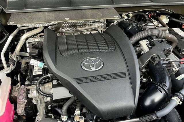 2024 Toyota Highlander LE - Photo 36