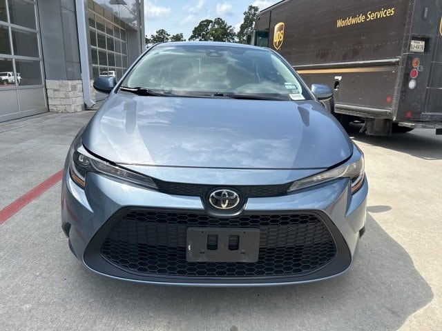 Used 2022 Toyota Corolla LE with VIN 5YFEPMAE1NP379266 for sale in Northfield, Minnesota