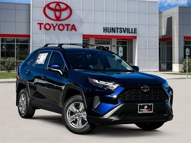 2025 Toyota RAV4 XLE's photo