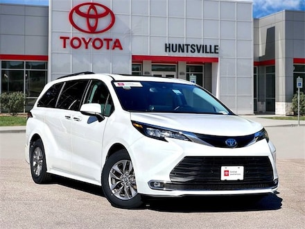 2024 Toyota Sienna XLE 7 Passenger Van Passenger Van