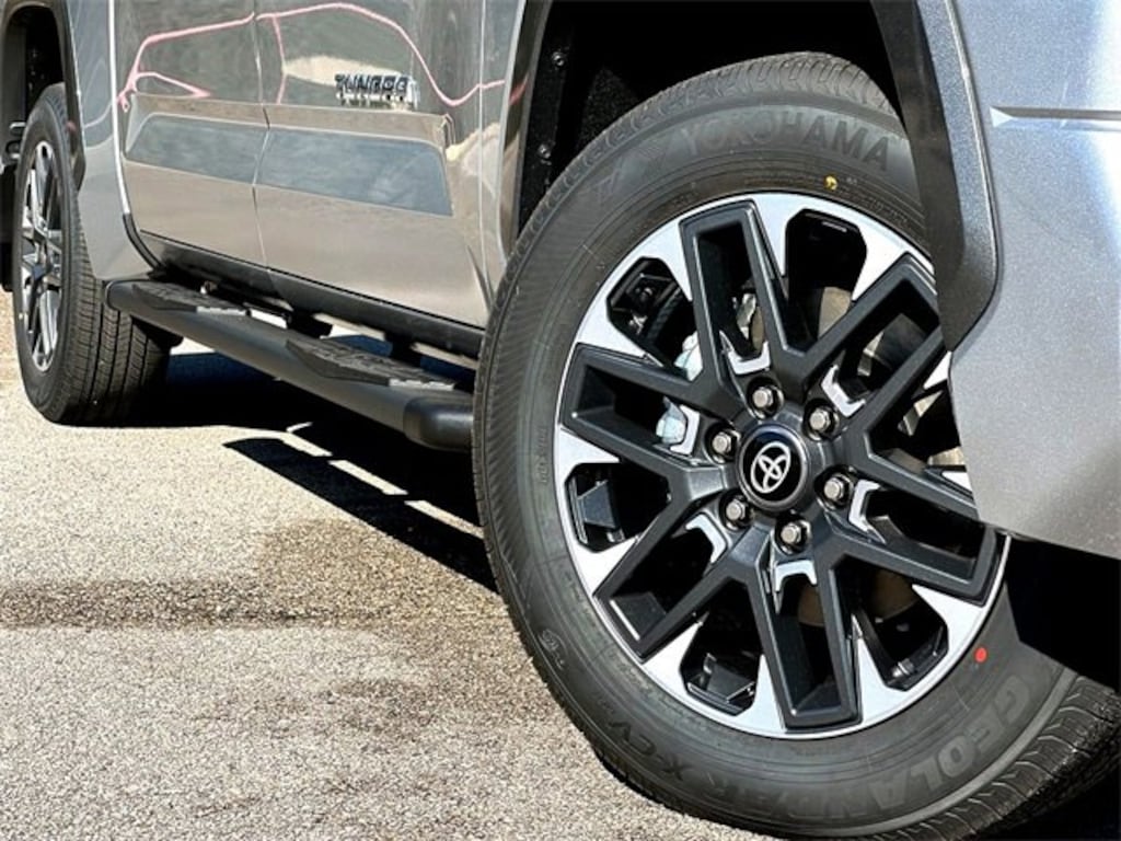 New 2026 Toyota Tundra Limited LIMITED CREWMAX 5.5