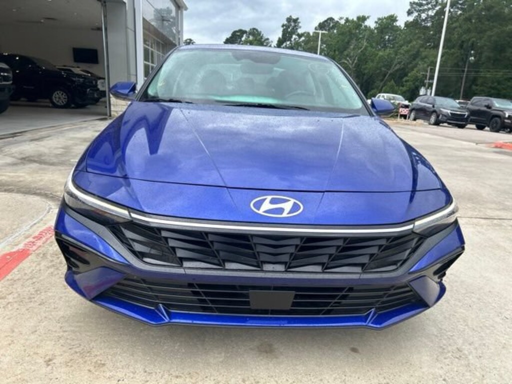 Used 2025 Hyundai Elantra SEL Convenience Sedan