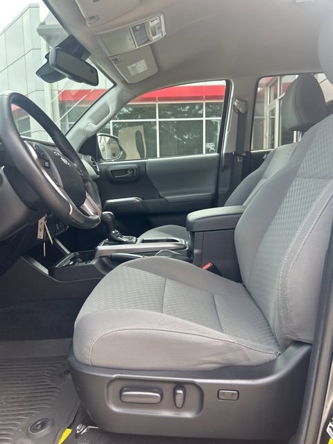 2022 Toyota Tacoma SR5 V6 photo 3