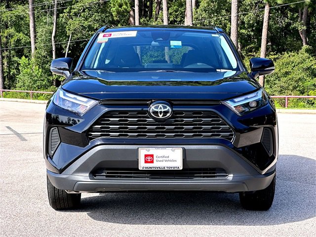 2024 Toyota RAV4 XLE photo 3