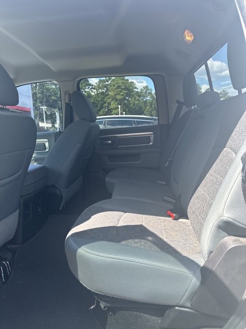 2016 Ram 1500 SLT photo 4