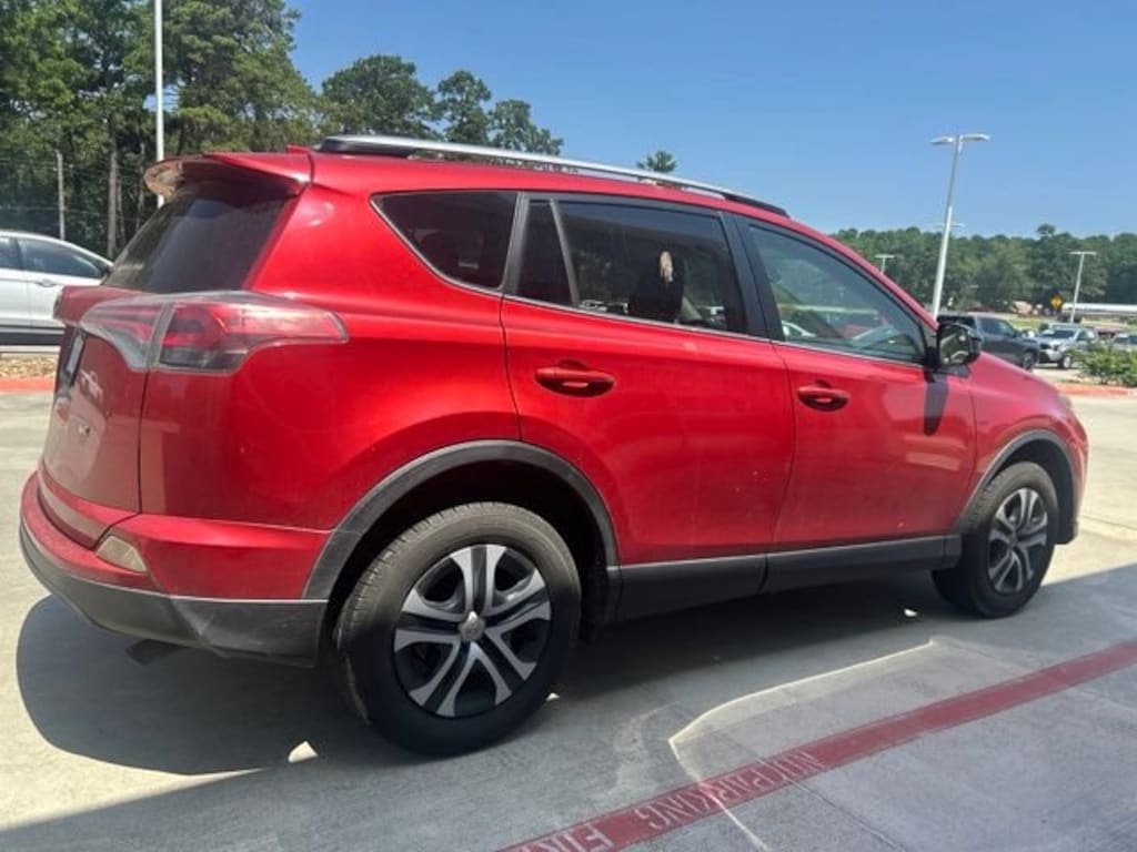 Used 2017 Toyota RAV4 LE SUV