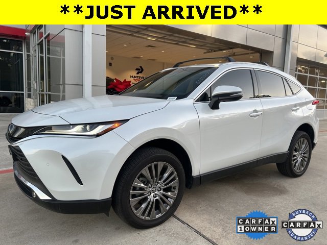 2024 Toyota Venza XLE's photo