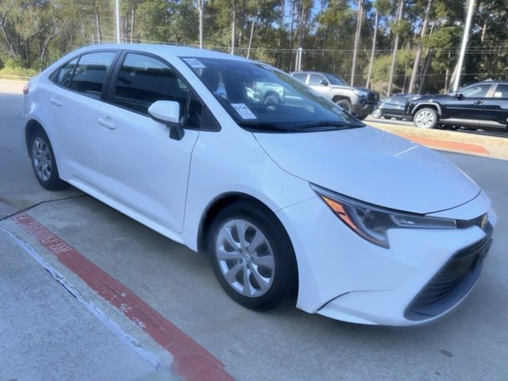 Used 2024 Toyota Corolla LE Sedan