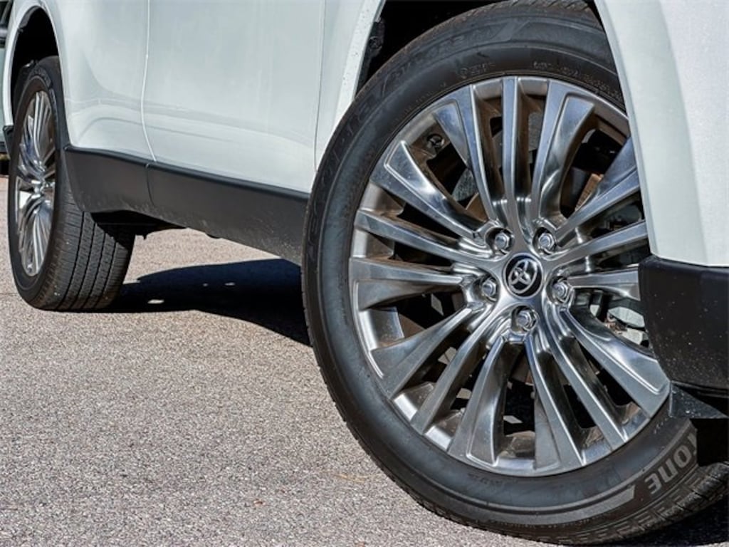 Certified 2024 Toyota Venza XLE SUV