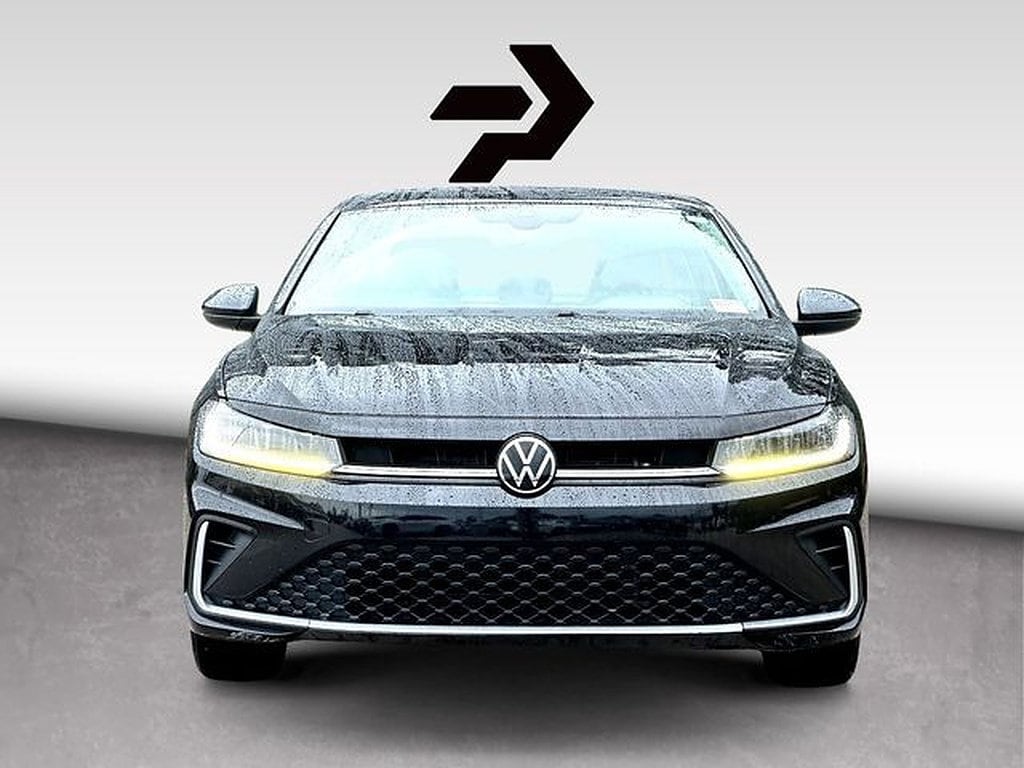 Used 2025 Volkswagen Jetta 1.5T SE Sedan