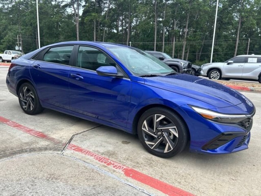 Used 2025 Hyundai Elantra SEL Convenience Sedan