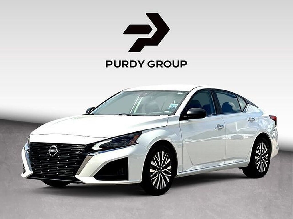 Used 2025 Nissan Altima SV Sedan